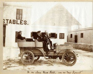 Howard Carter in Car